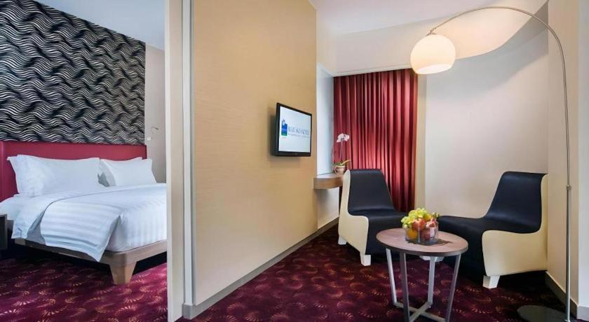 Blue Sky Hotel Petamburan Jakarta Exterior photo