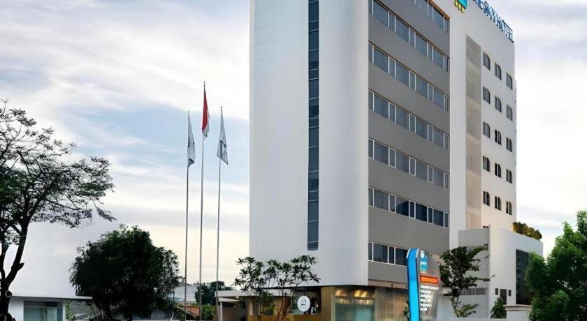 Blue Sky Hotel Petamburan Jakarta Exterior photo