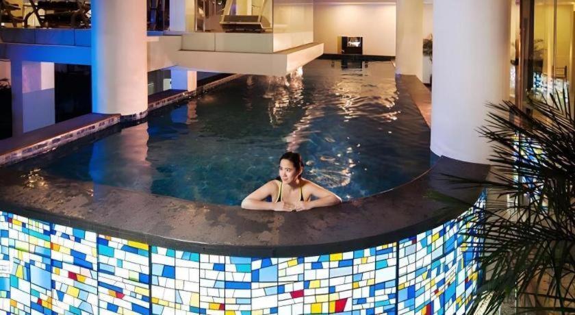 Blue Sky Hotel Petamburan Jakarta Exterior photo