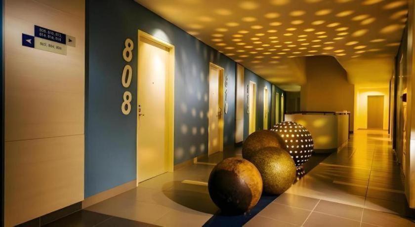 Blue Sky Hotel Petamburan Jakarta Exterior photo